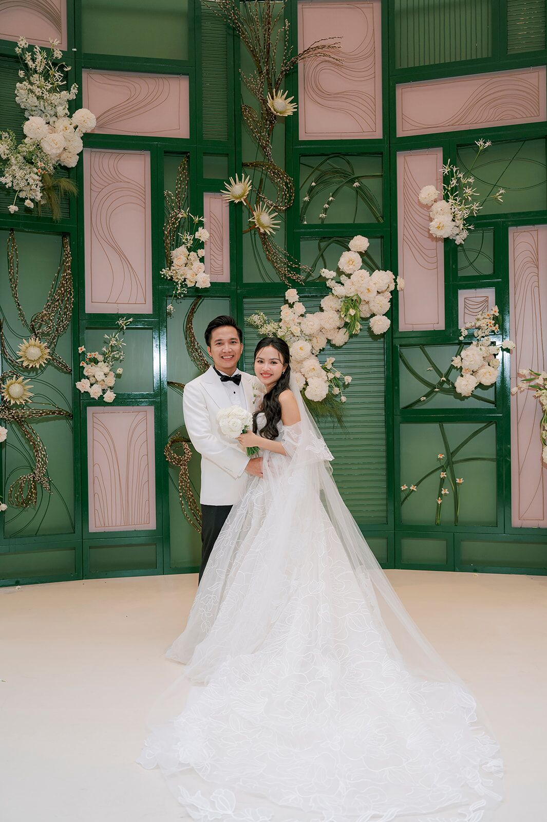 Sally - Mira Zwillinger