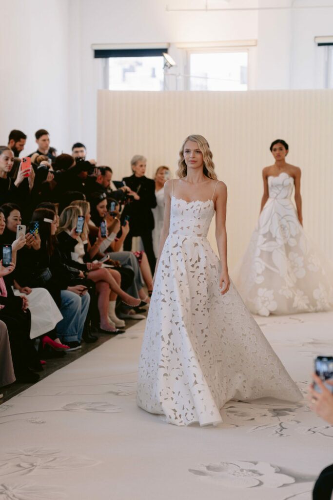 【aya様】①wedding dress&②ベール 97284___3.2000_1800x1800.webp?